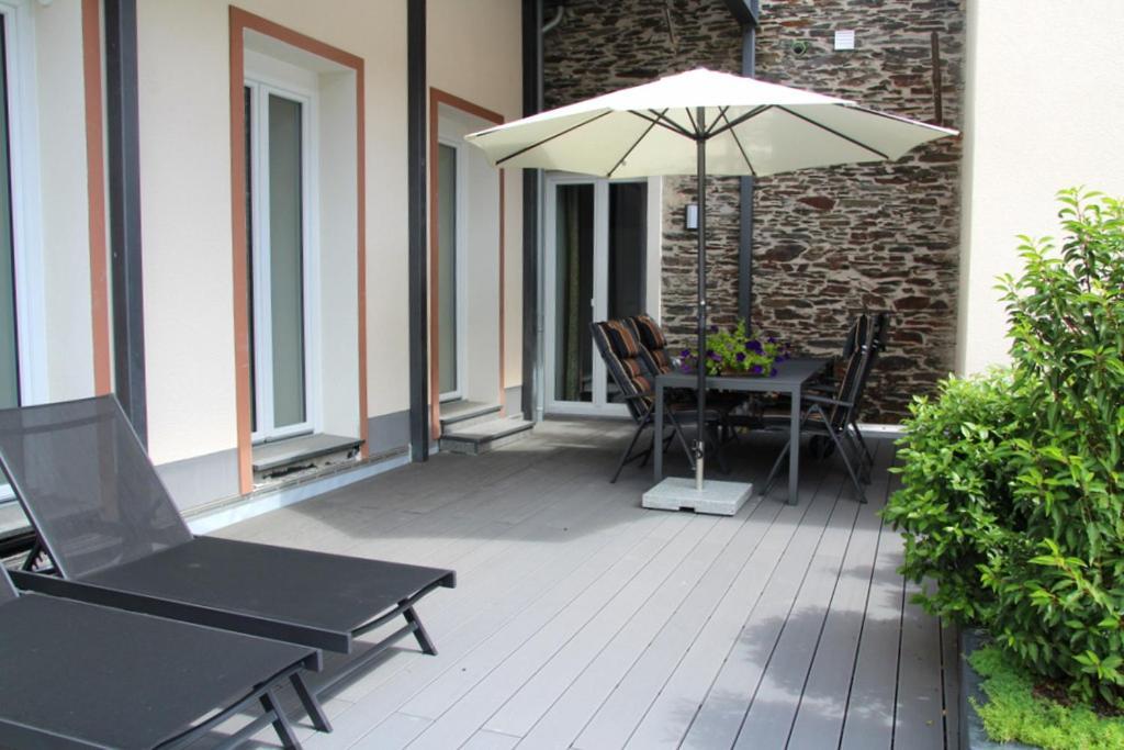 Moselromance - Luxusapartment - Grosse Terrasse - Ruhige Lage Verbandsgemeinde Verbandsgemeinde Traben-Trarbach Buitenkant foto
